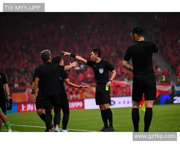 勇士赛场爆发小插曲,裁判如何处理? 勇士赛场爆发小插曲,裁判如何处理?