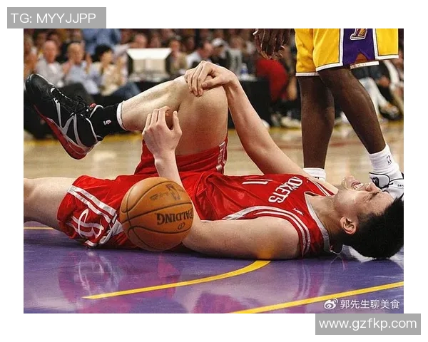 NBA赛场小动作频现引发热议 球员隐秘举动成焦点